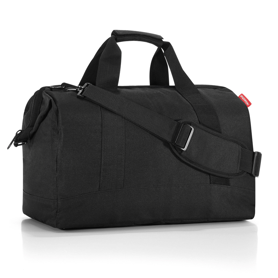 Cestovní taška Reisenthel Allrounder L black | 32 l | černá | Black | 48x29xV.39,5 cm | Reisenthel | v ruce, přes rameno