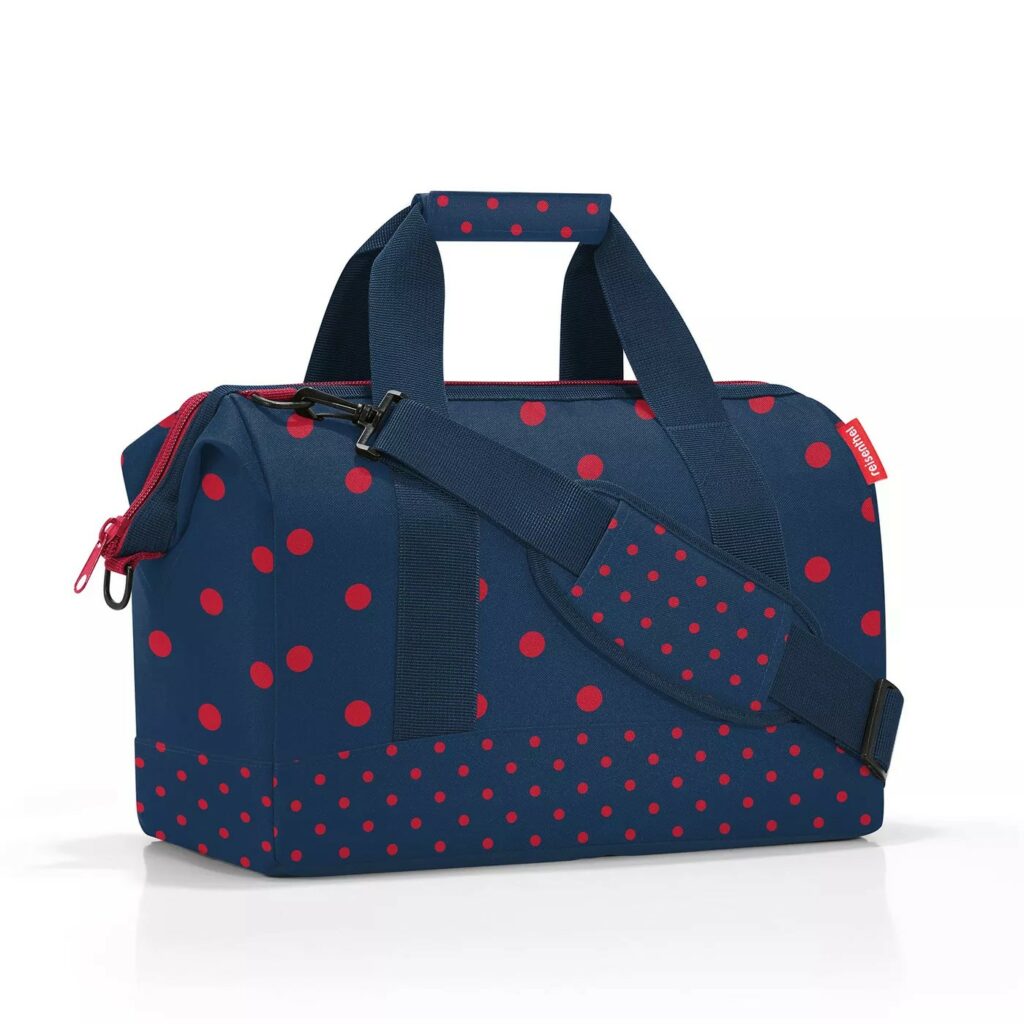 Cestovní taška Reisenthel Allrounder M mixed dots red | 18 l | modrá | Mixed dots red | 40x24xV.33,5 cm | Reisenthel | v ruce, přes rameno