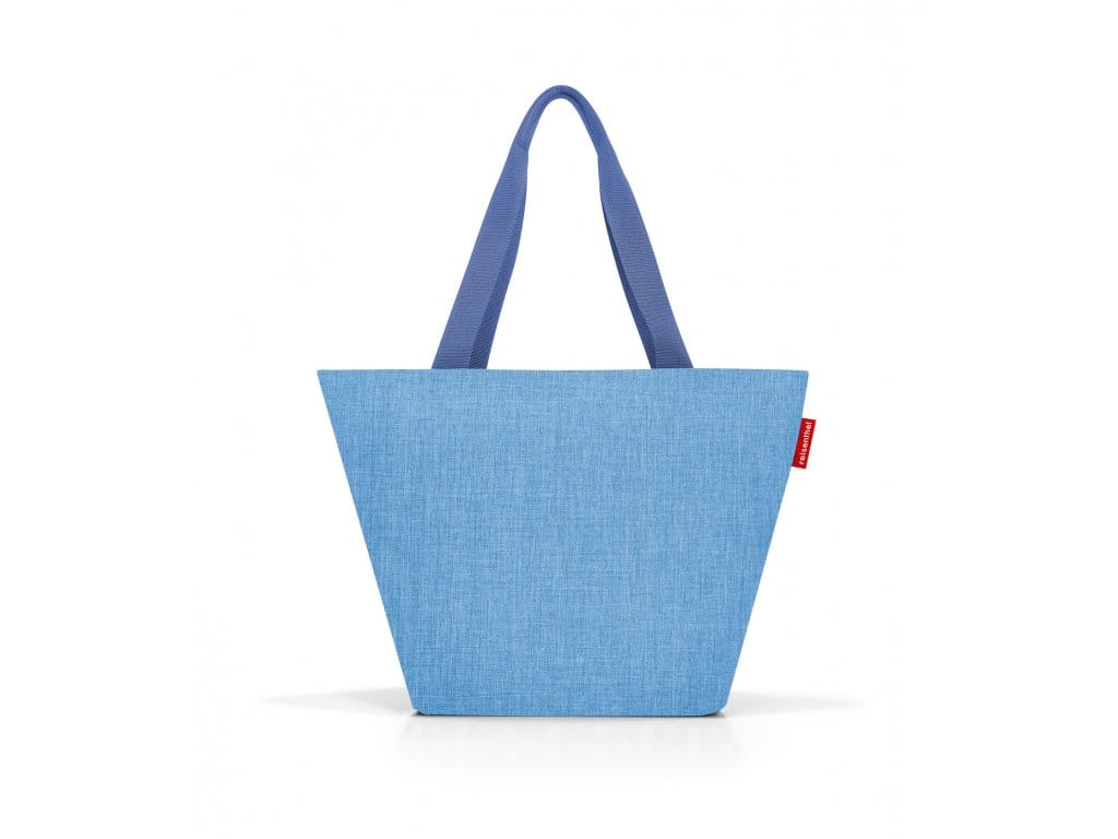 Taška Reisenthel Shopper M twist azure | 15 l | modrá | Twist azure | 51x26xV.30,5 cm | Reisenthel | v ruce, přes rameno